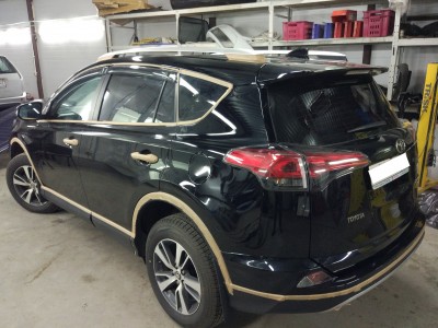 Toyota Rav4 полировка кузова с последующим нанесением жидкого стекла